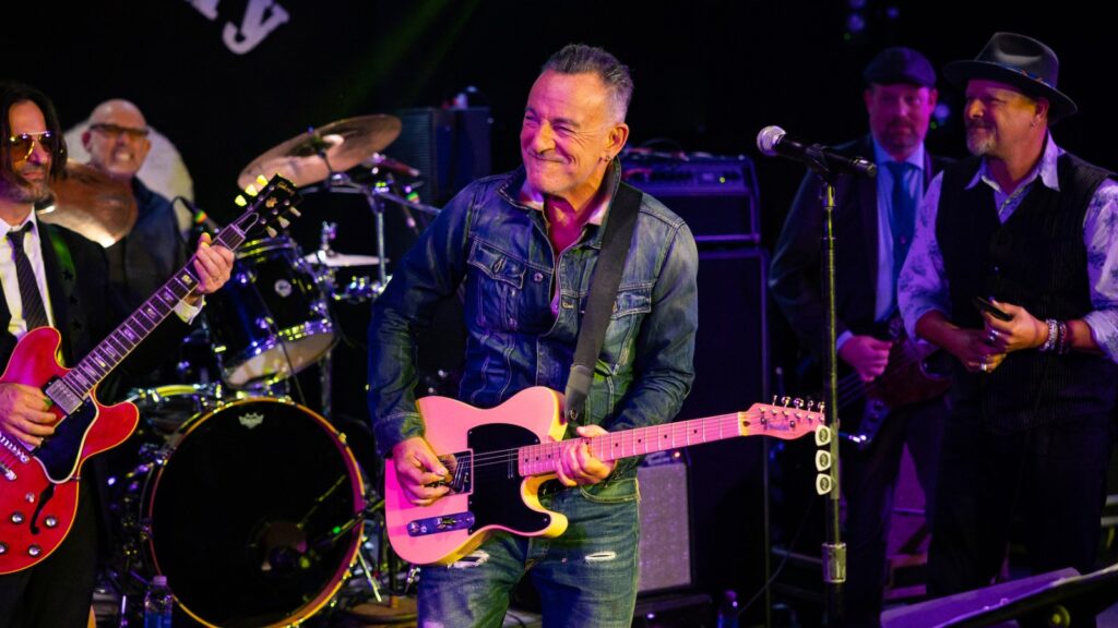 See Bruce Springsteen, Noah Kahan Play All Star Sea.hear.now Afterparty