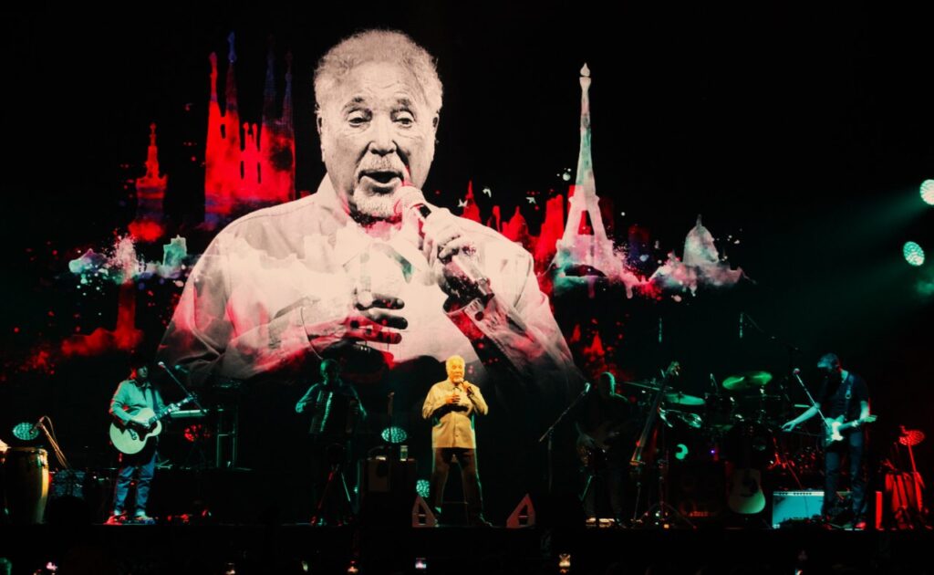 Tom Jones – “ages & Stages” Description Live At The