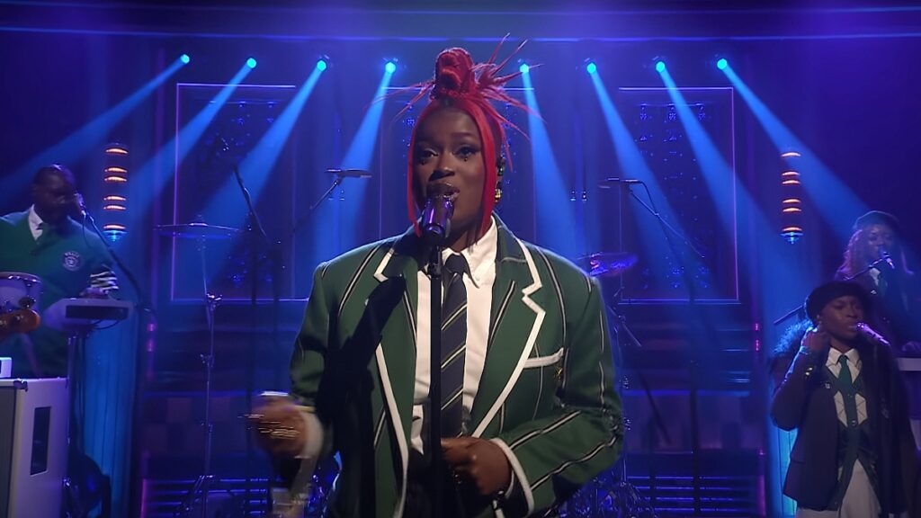 Tierra Whack Joyfully Performs “moovies” And “shower Song” On Fallon: