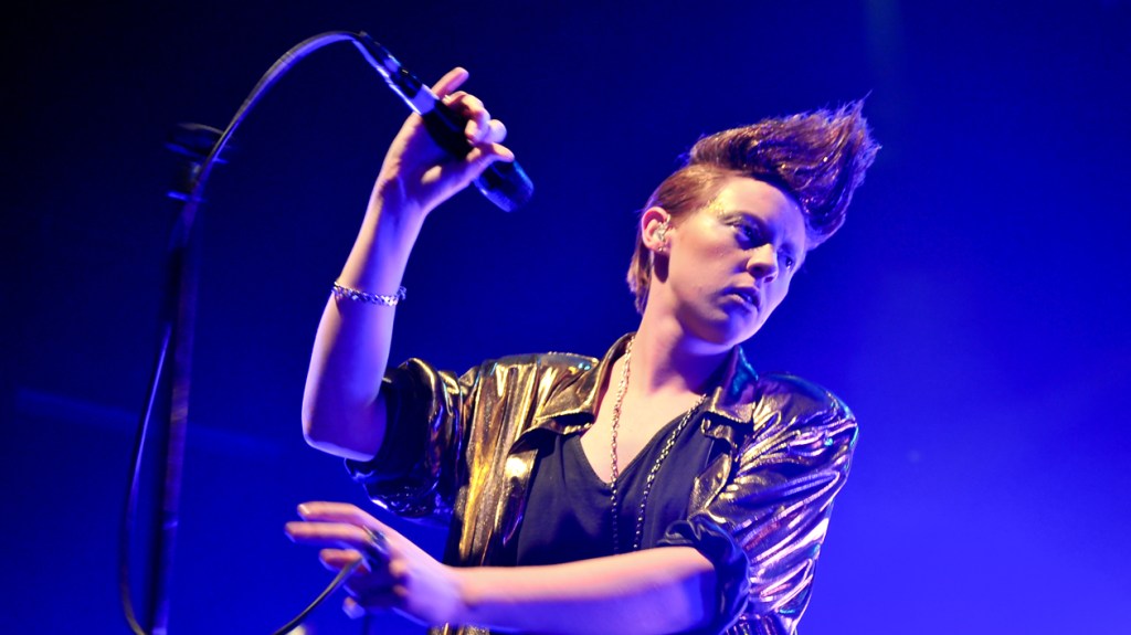 Why La Roux’s 2009 ‘bulletproof’ Is Appearing On The Hot