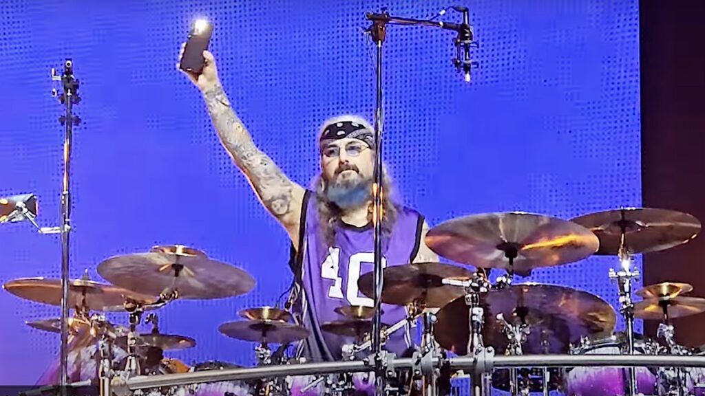 Mike Portnoy Presents The Dream Theater Show Half An Hour