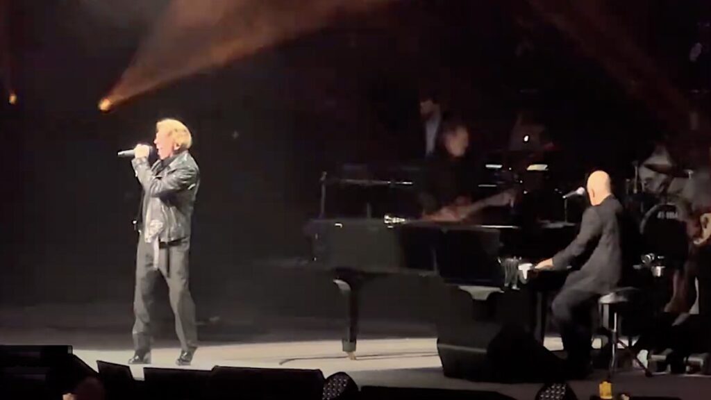 Axl Rose Joins Billy Joel Onstage For “live And Let