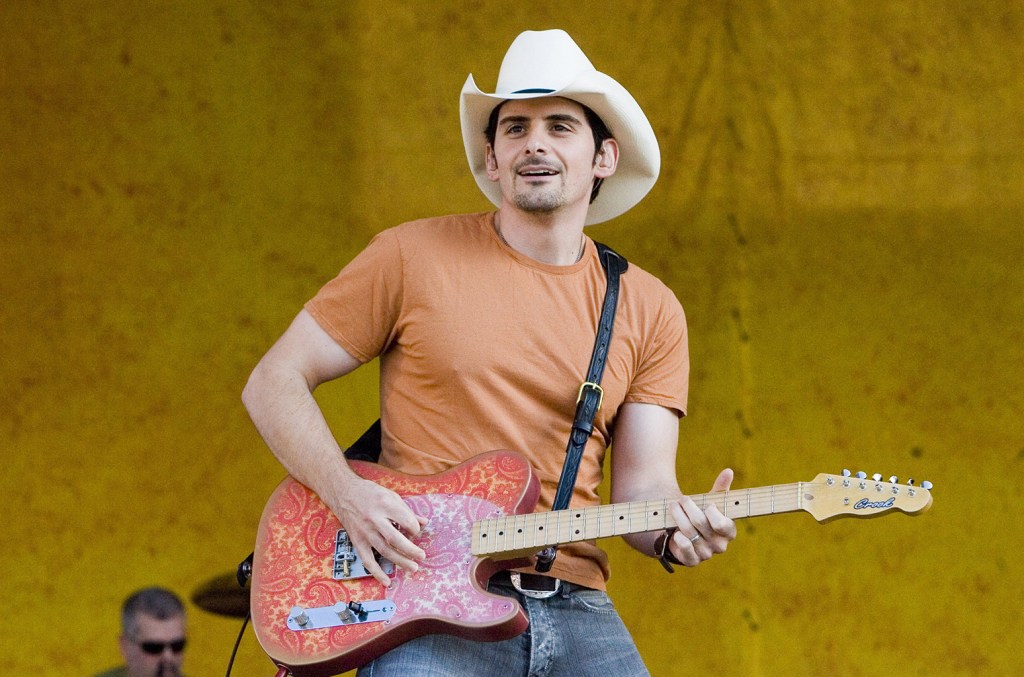 Brad Paisley Performs The National Anthem At World Series Game