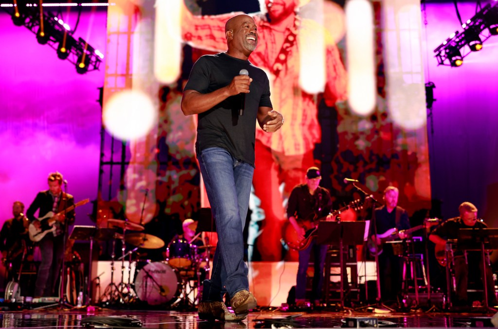 Darius Rucker Jokes About Being Old Af After Falling At