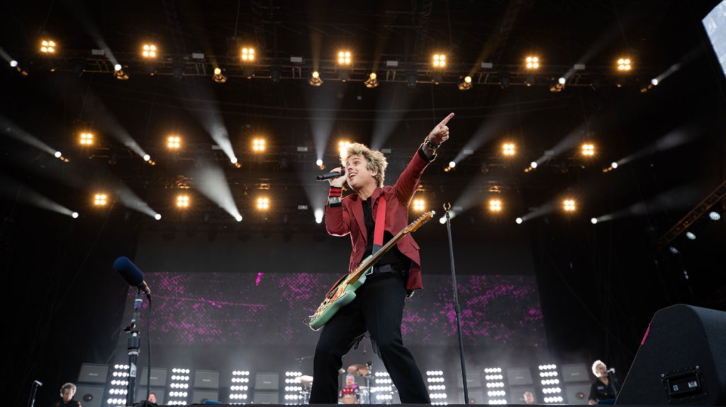 Green Day Rules Boxscore Report Featuring The Biggest Tour Of