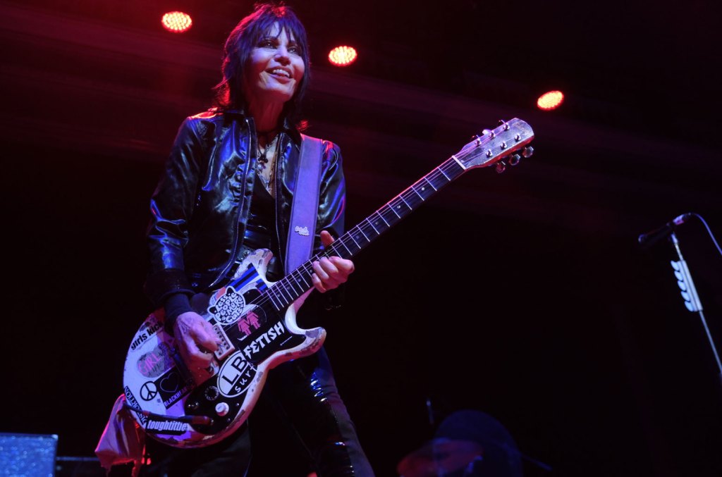 Joan Jett Challenges Women’s Rights Activists To Protect Female Animals