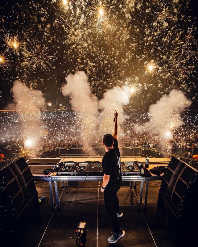 Listen To Martin Garrix And Sem Vox's Escapist Dance Anthem,