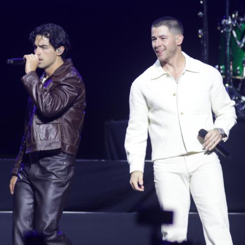 Nick Jonas Rushes Off Stage After Laser Pointed At His