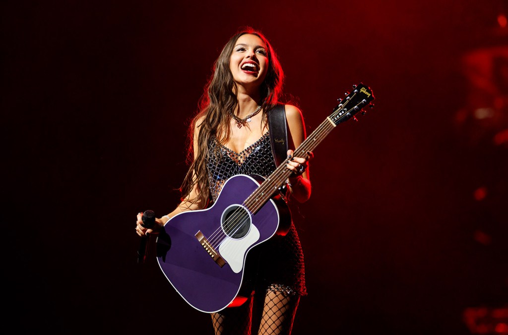 Olivia Rodrigo Laughs Off Falling Through Hole In The Stage