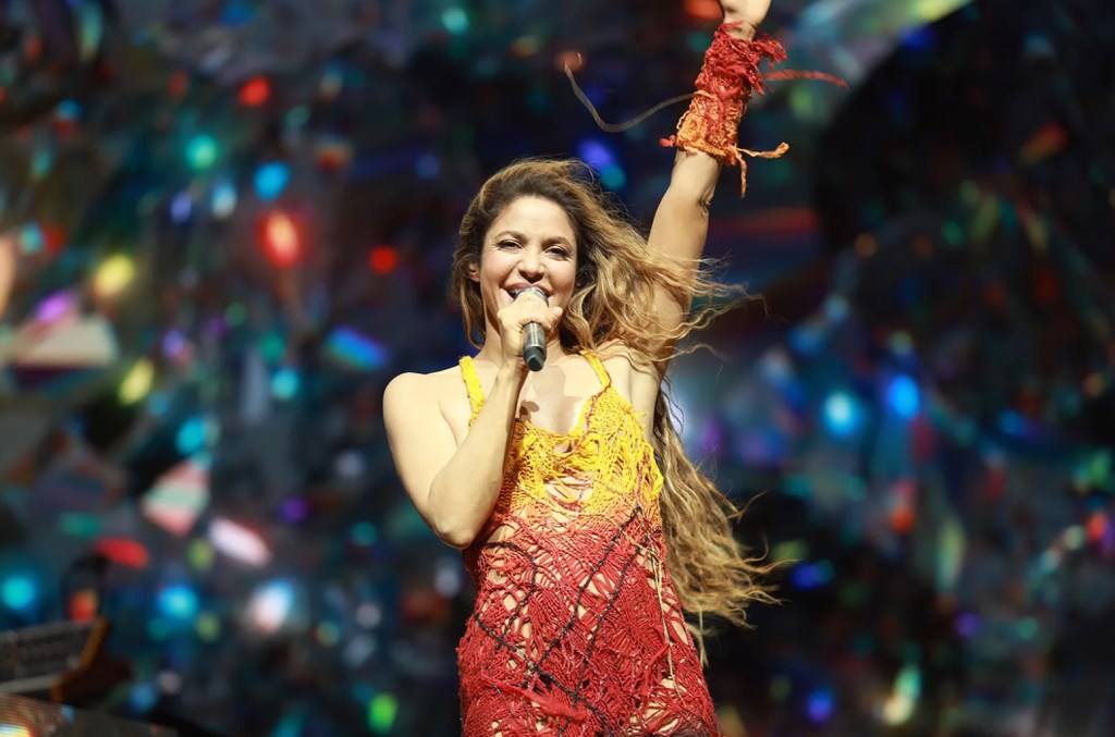 Shakira Brings Her New Tour To Dc With A Headlining