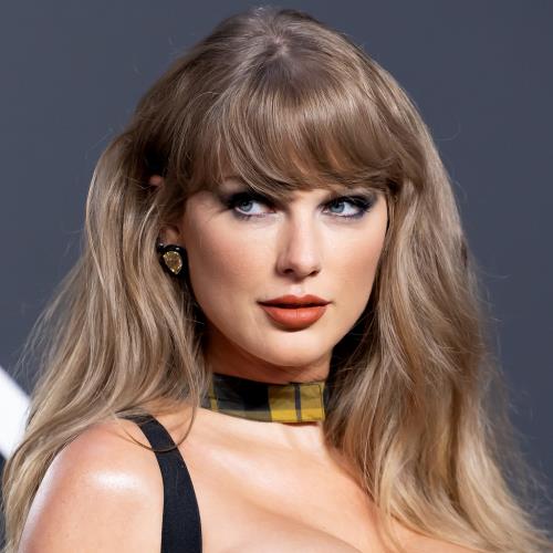 Taylor Swift Thanks David Portnoy For 'having My Back' In