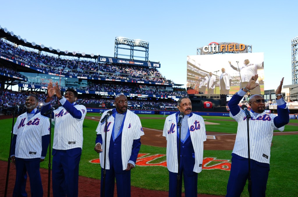 The Temptations Serenade Mets Fans At Nlcs As Founder Admits