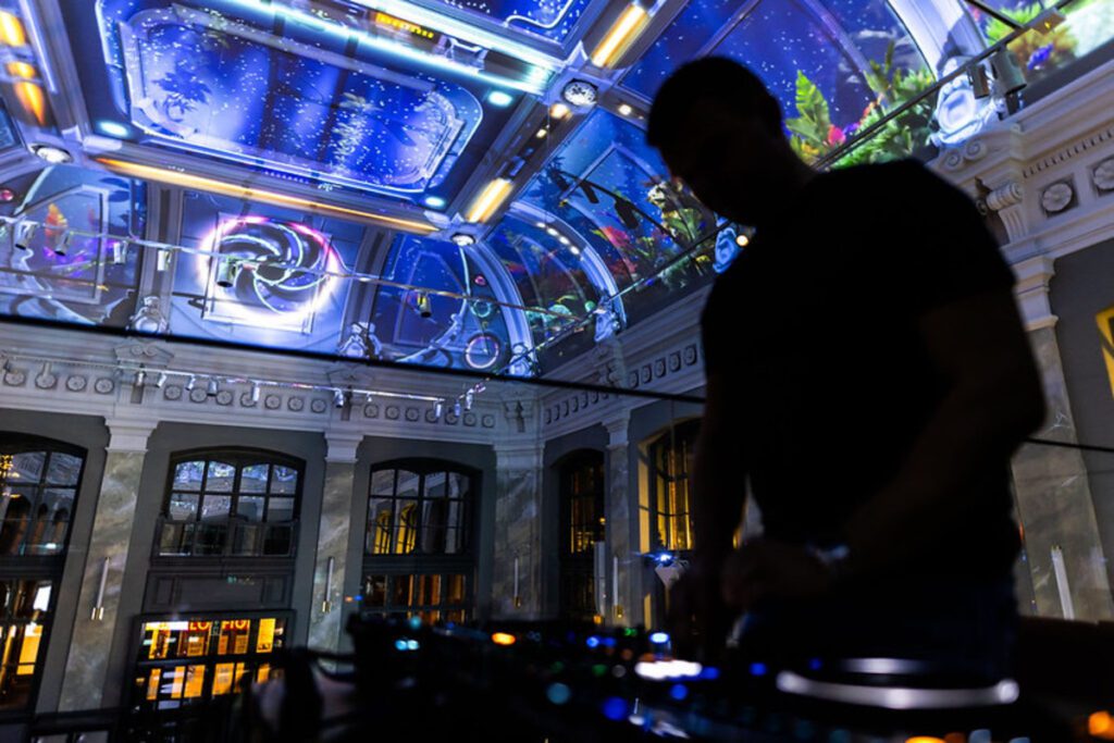 This Mcdonald's In Budapest Transforms Into A Rave Venue Every