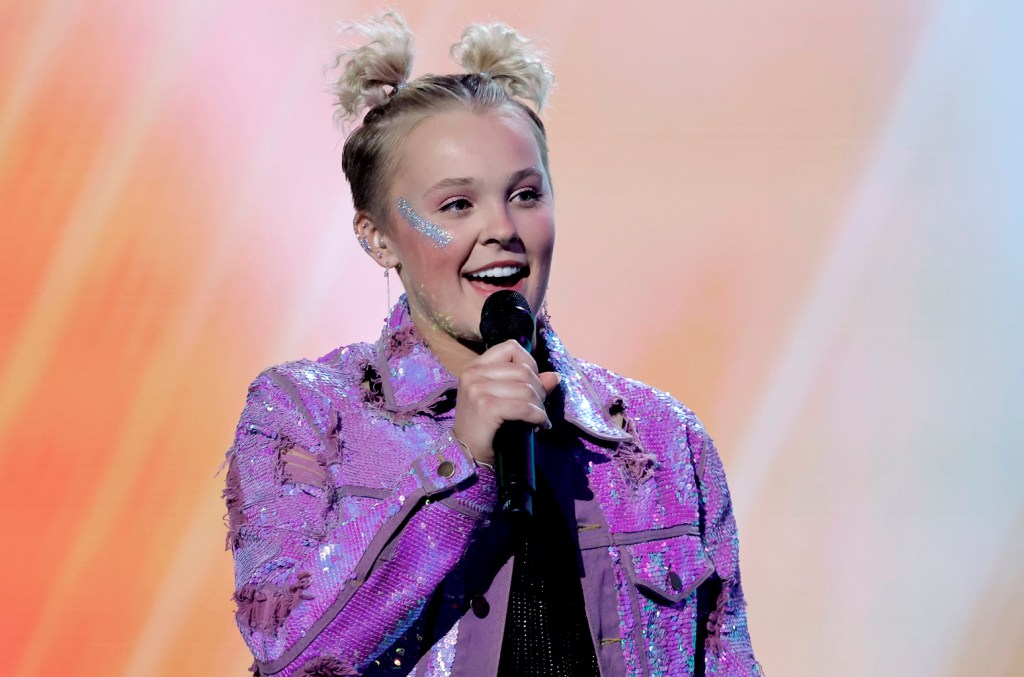 Watch Jojo Siwa Accused Of Fraud And Identity Theft In