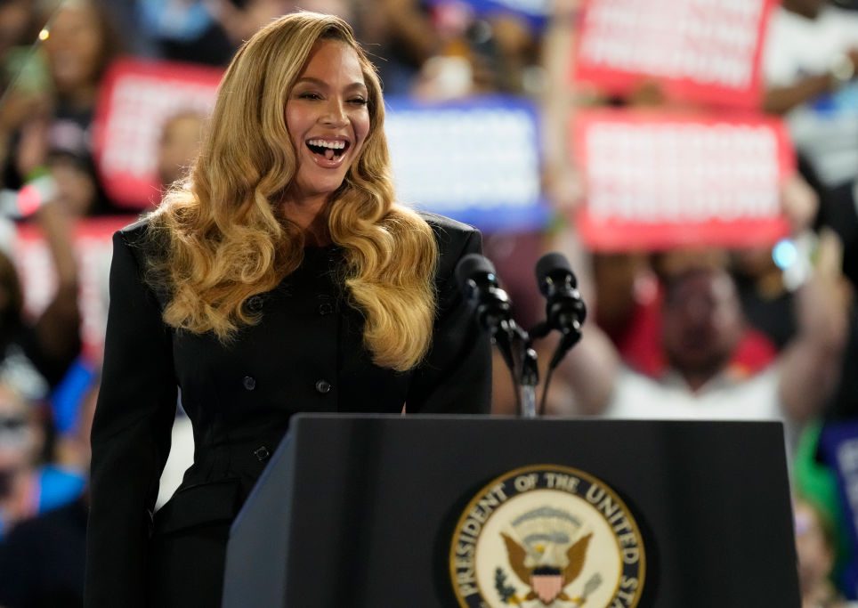 Beyoncé To Perform At Nfl Christmas Day Halftime Show On