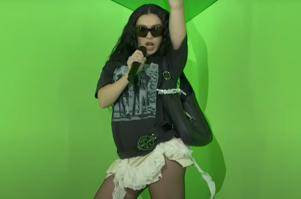 Charli Xcx Gets Introduced By Julia Fox, Performs '360' And