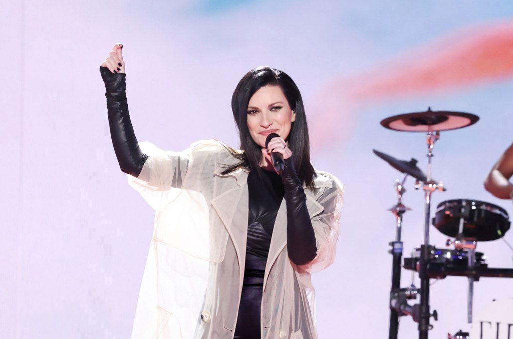 Hot 100 First Timers: Laura Pausini Debuts Rauw Alejandro Collab "se