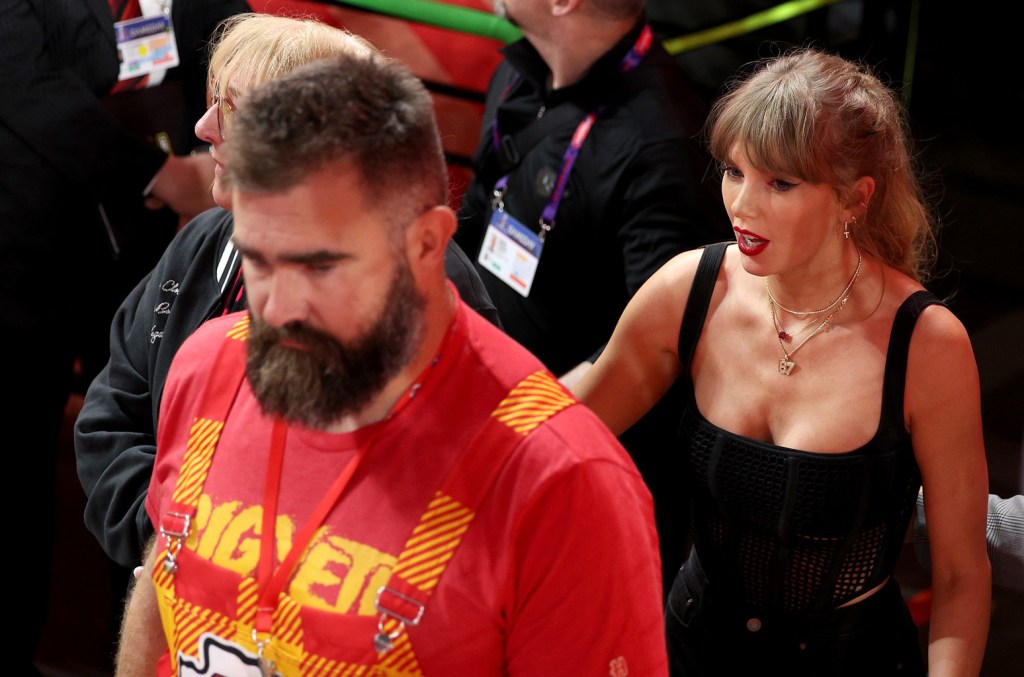 Jason Kelce Thanks For Taylor Swift's Generosity To Family: 'she's