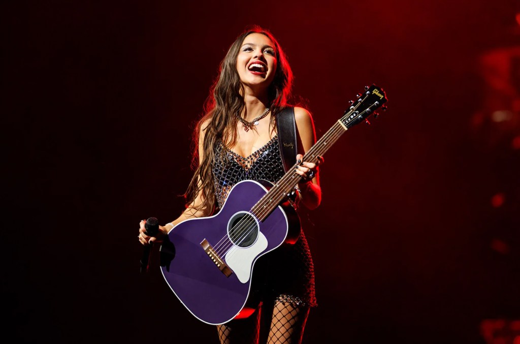 Olivia Rodrigo At The Headline 2025 Bst Hyde Park Show