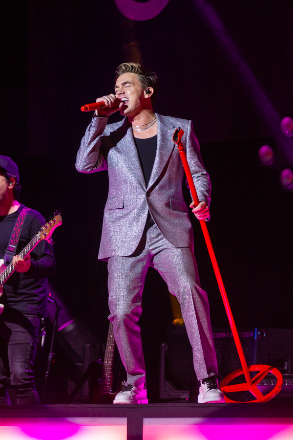 Tvd Live Shots: Jesse Mccartney At The Fox Theater, 11/8