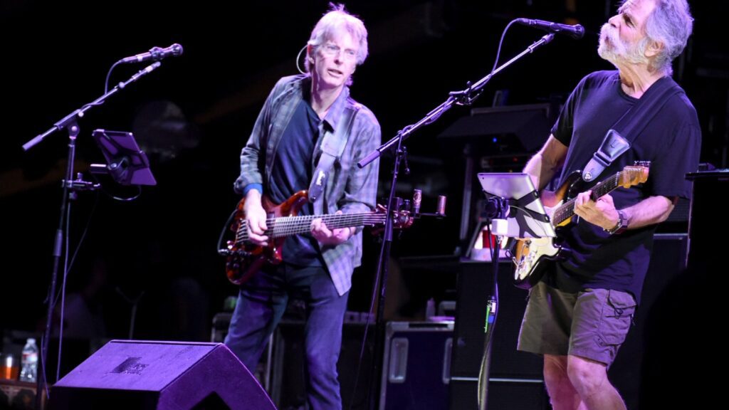 The Grateful Dead Were Discussing A Reunion With Phil Lesh