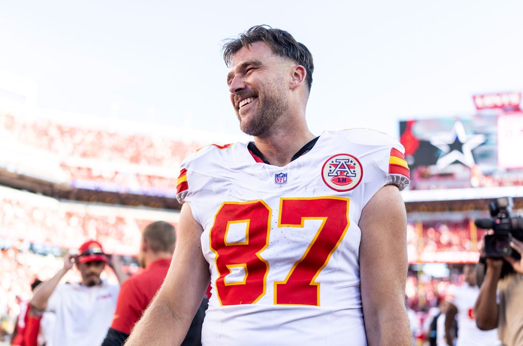 Travis Kelce Dances To "so High School" During Taylor Swift's