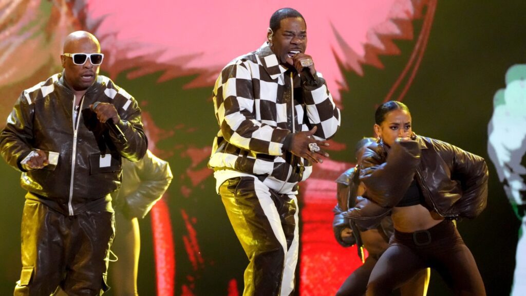 Watch Busta Rhymes Perform Medley, Accept Global Icon Award At