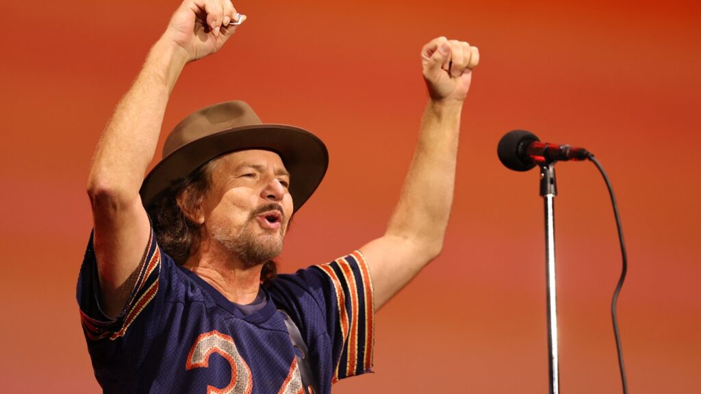 Watch Pearl Jam Perform ‘hunger Strike’ For The First Time