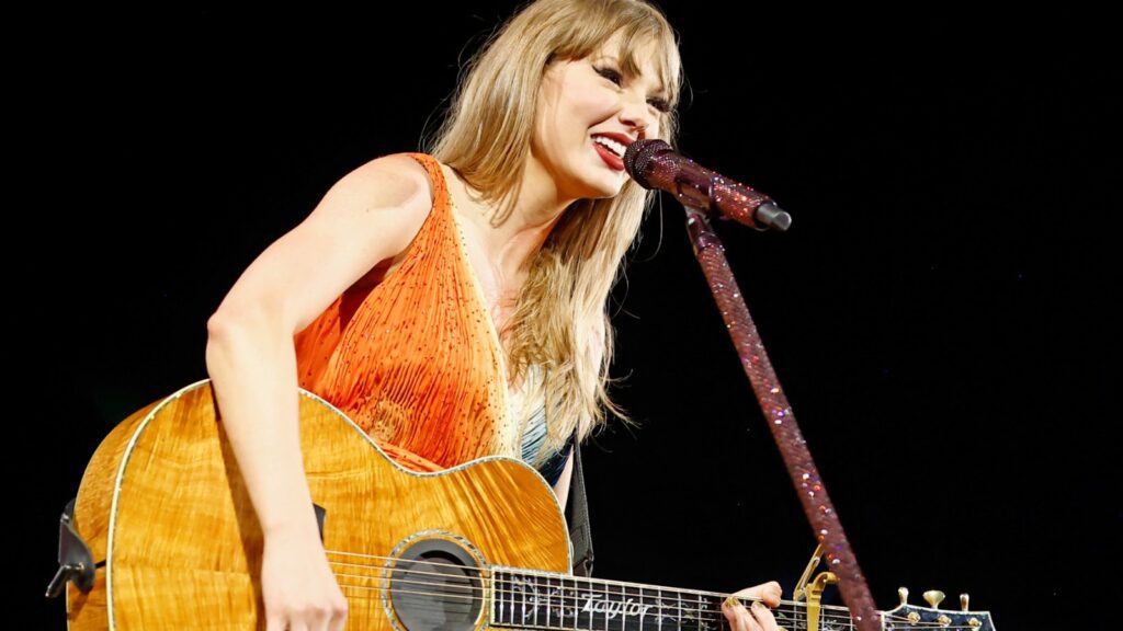 ‘bit Of A Moment’: Taylor Swift Bids Teary Eras Tour