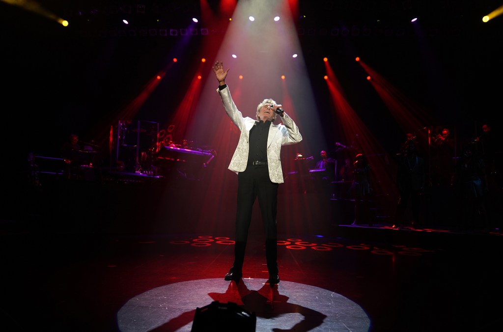 Barry Manilow Books Lifetime Las Vegas Residency At Westgate Resort